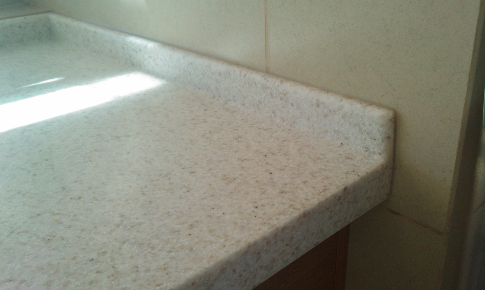 solid-surface-corian-16
