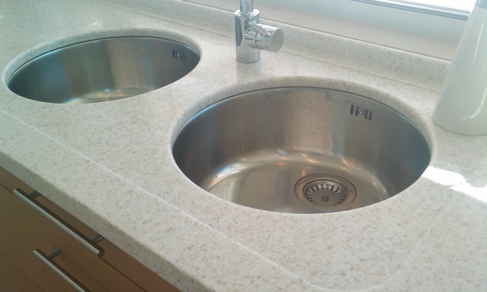 solid-surface-corian-17
